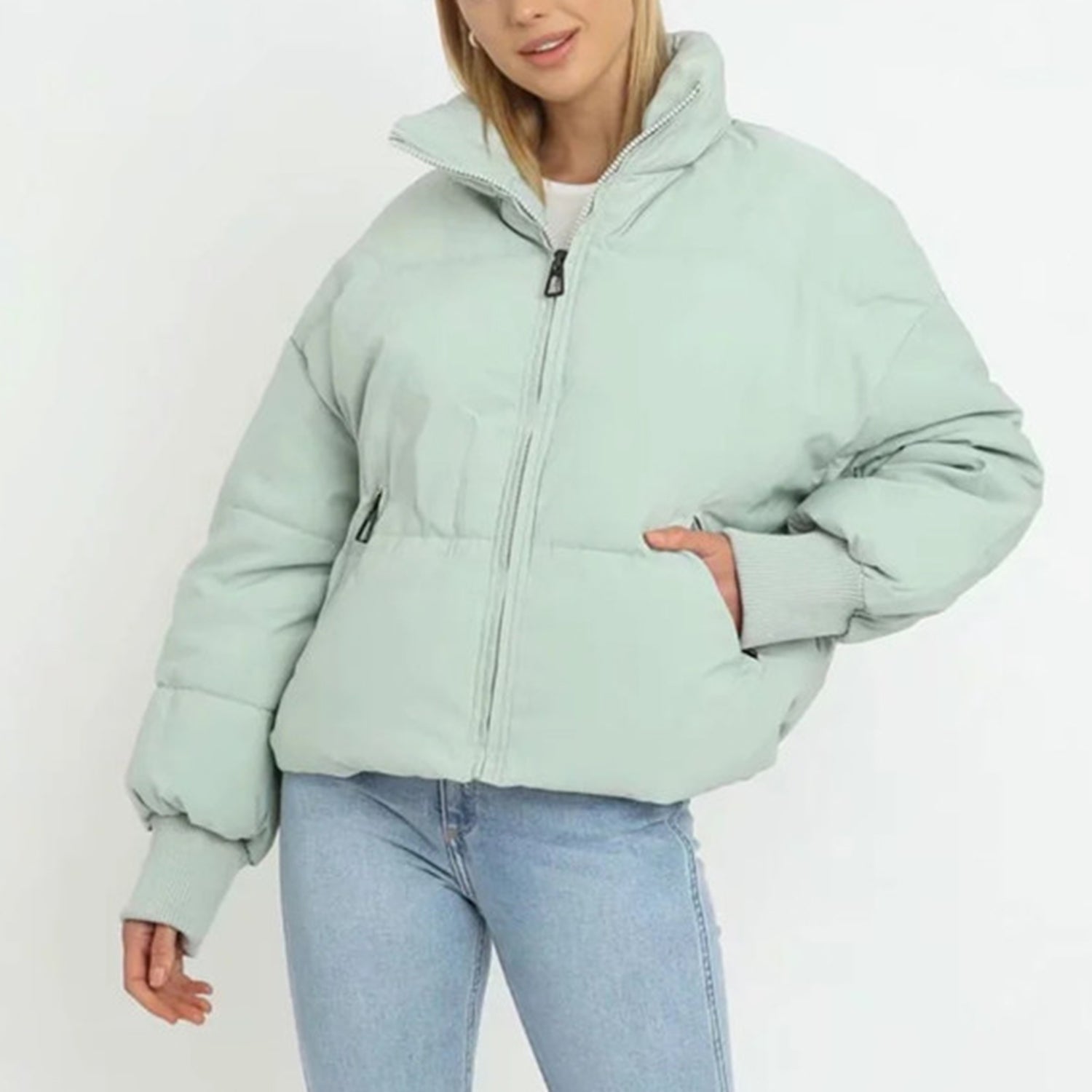 Leonie Cropped Donsjas – Warmte en Stijl in een Modern Silhouet