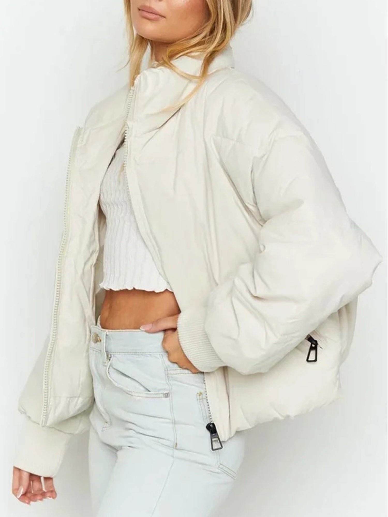 Leonie Cropped Donsjas – Warmte en Stijl in een Modern Silhouet