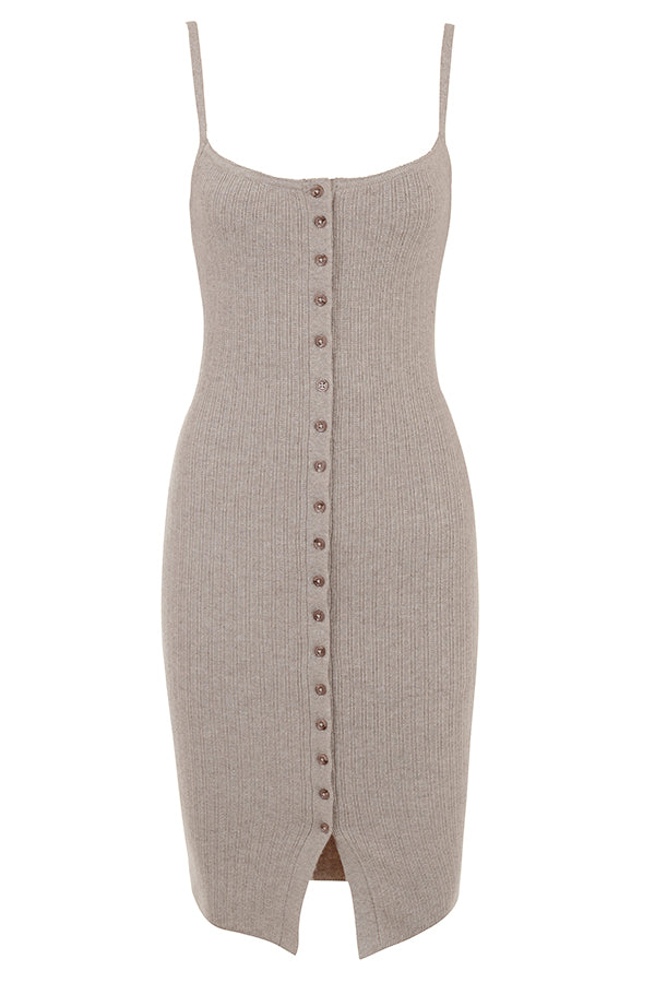Mirelle Jurk – Beige Gebreide Jurk met Nepbontkraag en Elegante Knopen