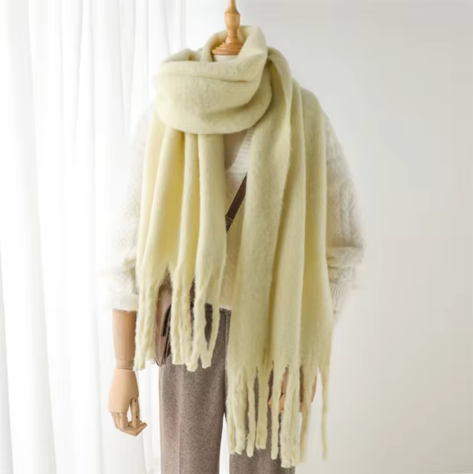 Averine – Luxe cashmere-look wintersjaal met franjes voor dames