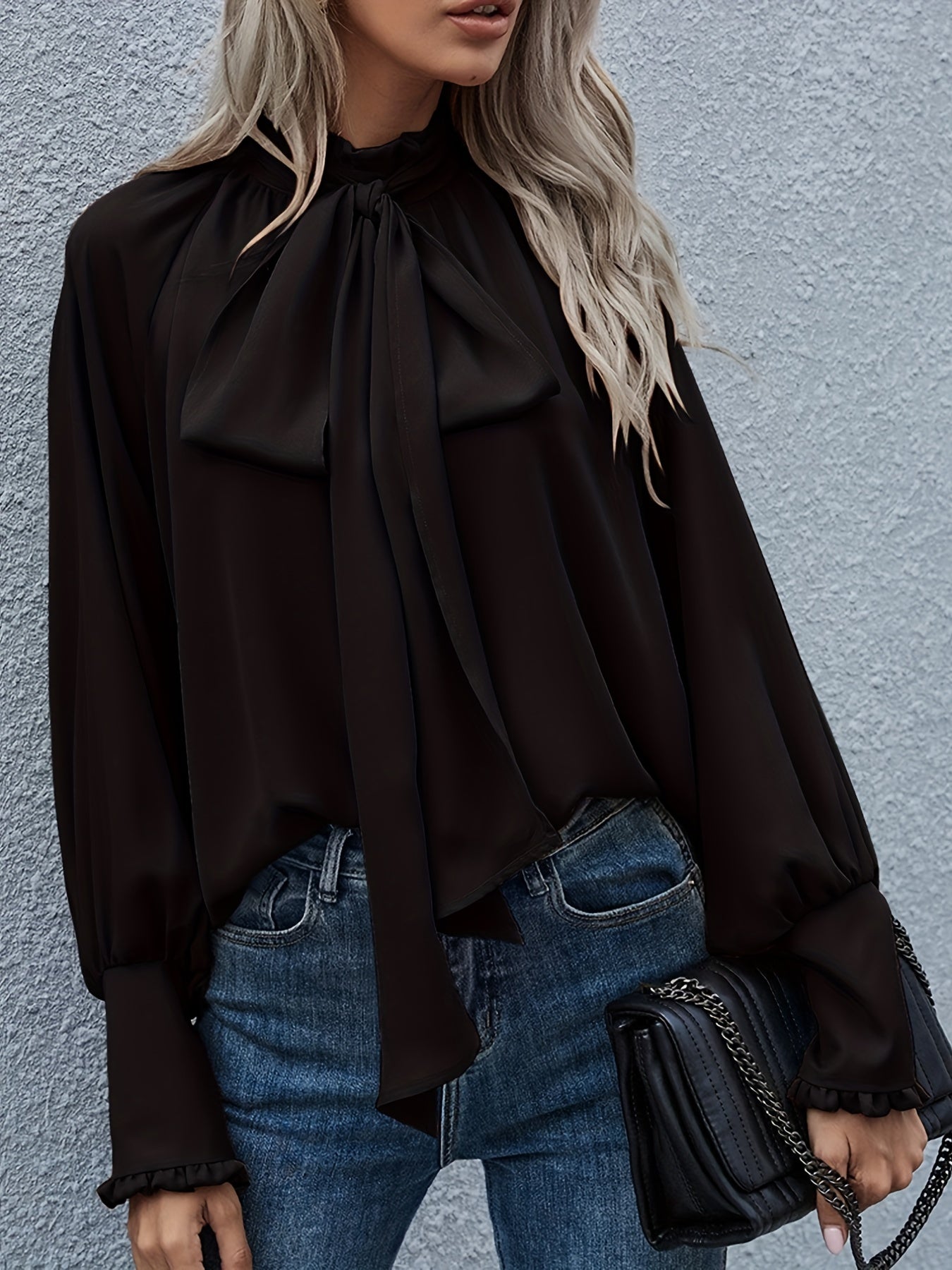 Amélie – Chique Damesblouse met Strik en Verfijnde Details