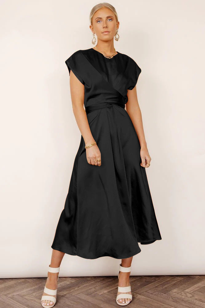 Isolde - Luxe Satijnen Midi Jurk met V-Hals en Verfijnd Tailleaccent voor een Elegante Uiterlijk