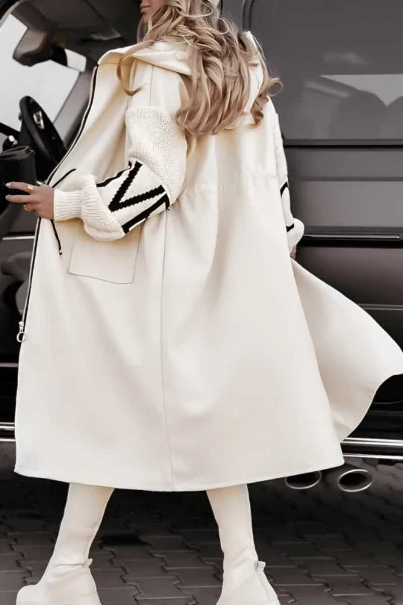 Isolde Patch Coat – Warme Elegantie met een Speelse Twist