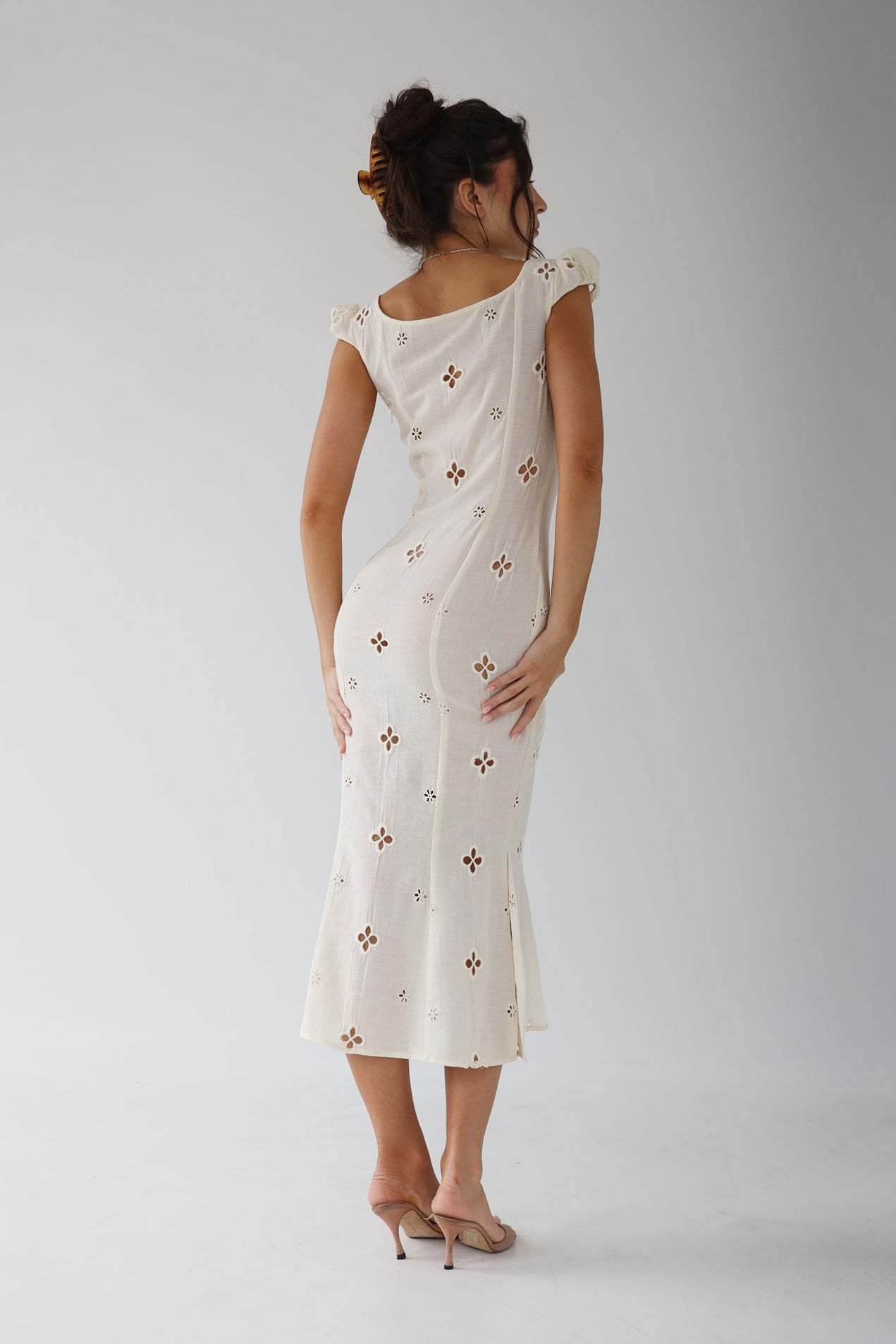 Isavella – Katoenen midi-jurk met vintage borduursels