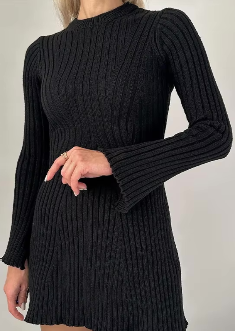 Selina Ribgebreide Sweaterjurk – Waar Warmte en Elegantie Samenkomen