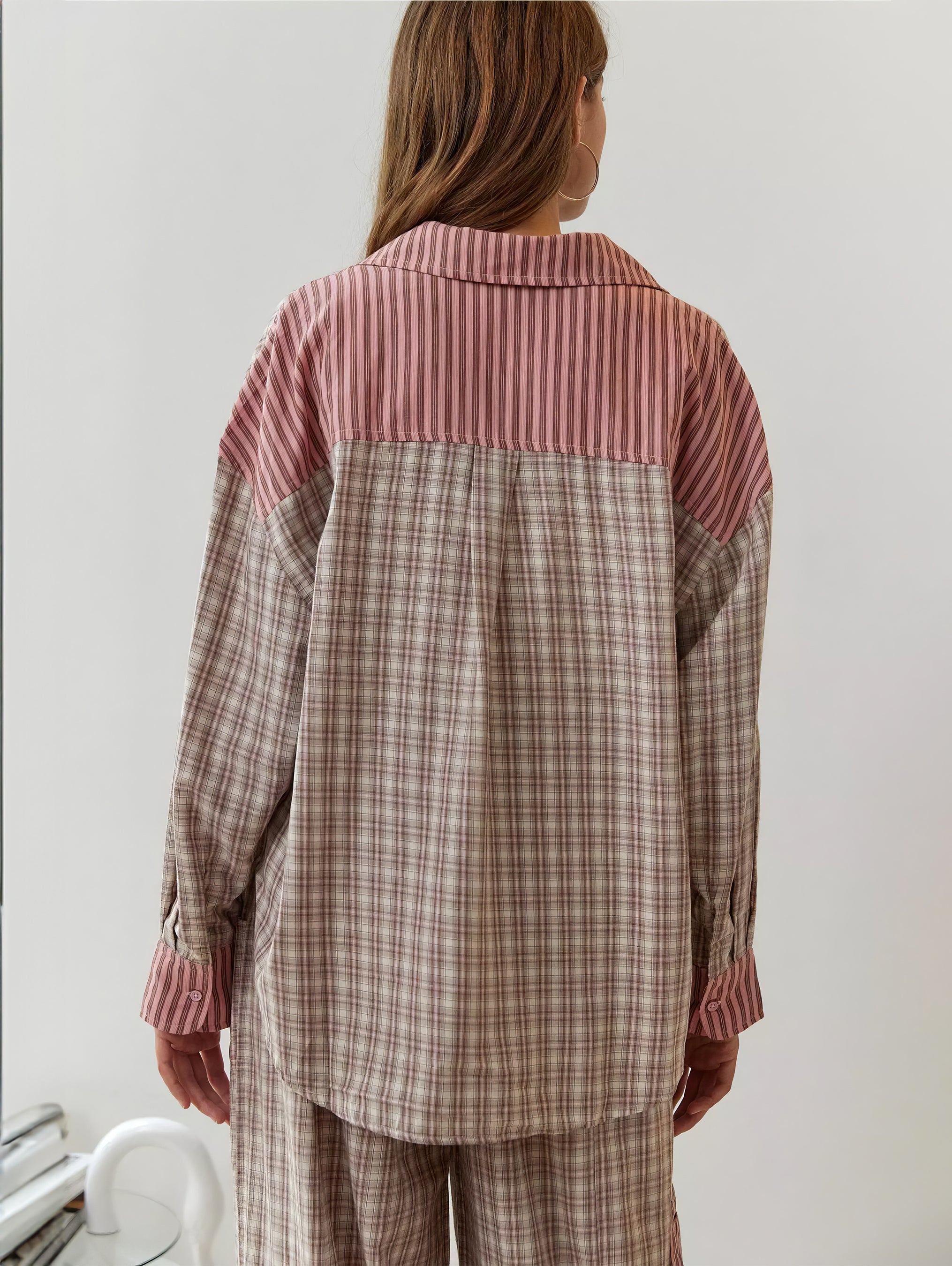 Elara Luxe Pyjama Set – Waar Comfort en Elegantie Samensmelten