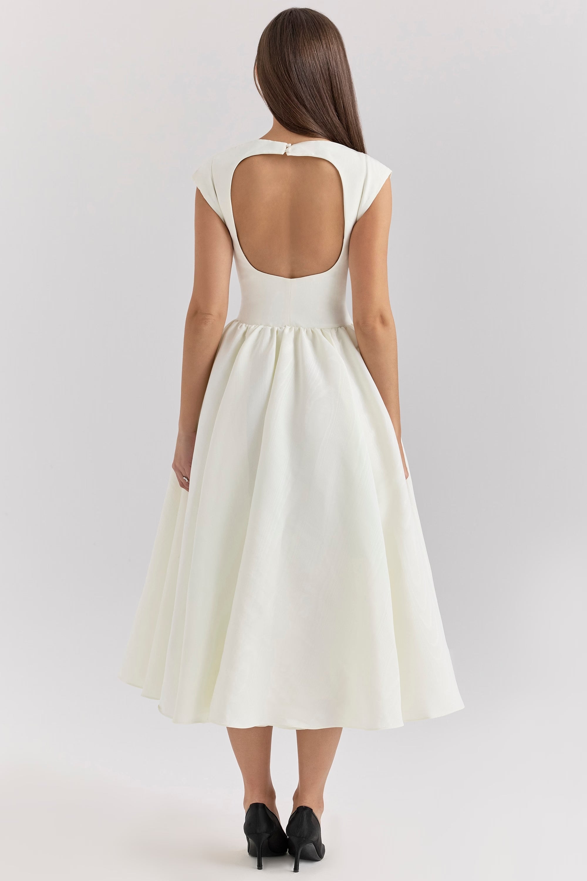 Valéria – Tijdloze Elegante Jurk met Flatterende Taille en Vloeiende Rok