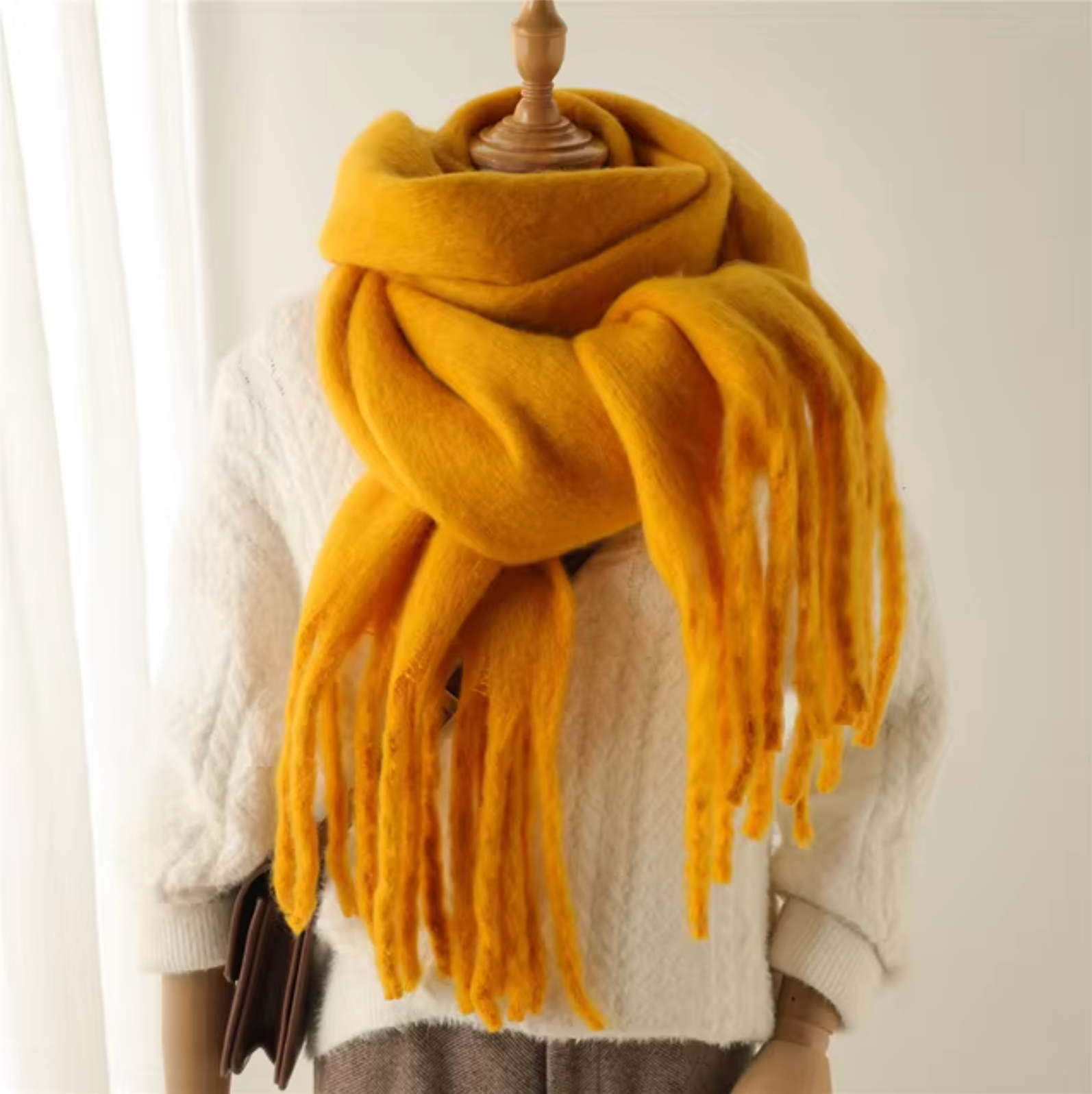 Averine – Luxe cashmere-look wintersjaal met franjes voor dames