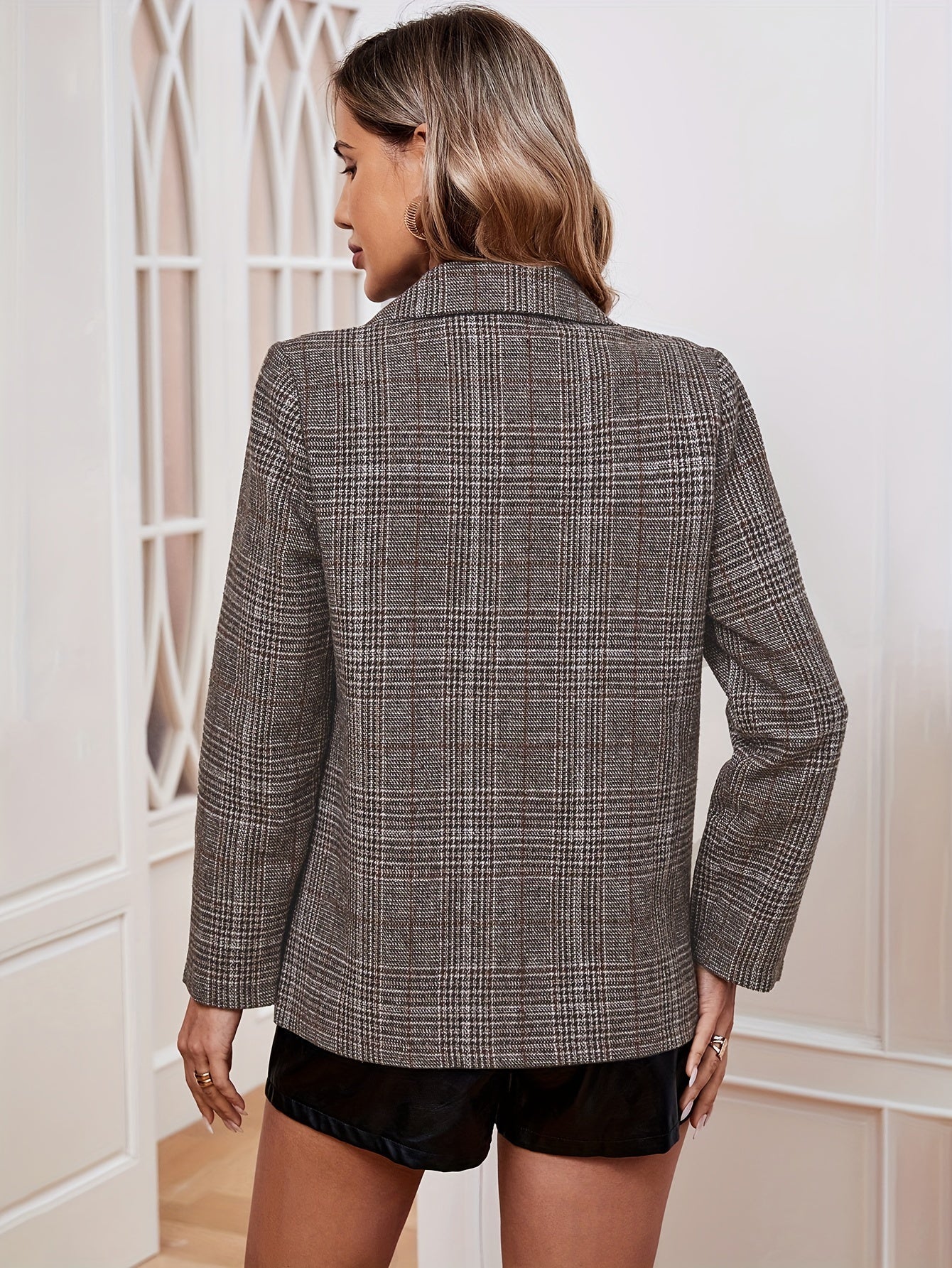Émilienne Checked Blazer – lange damesblazer met ruitpatroon en verfijnde pasvorm