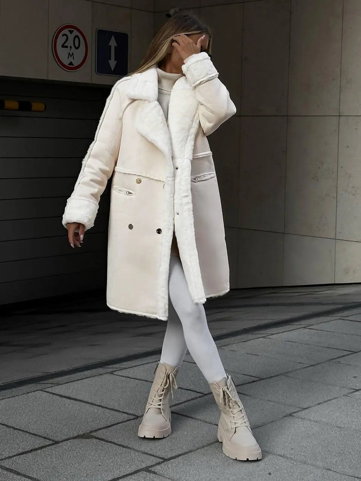 Celeste Fleece Coat – Luxe Winterjas met Elegantie en Warmte