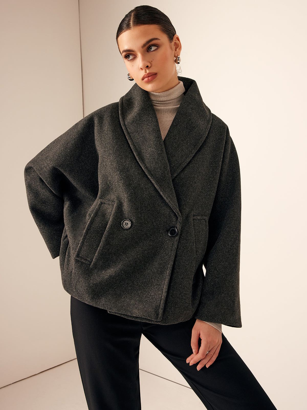 Liona Wollen Jas – Zachte Warmte en Tijdloze Elegantie