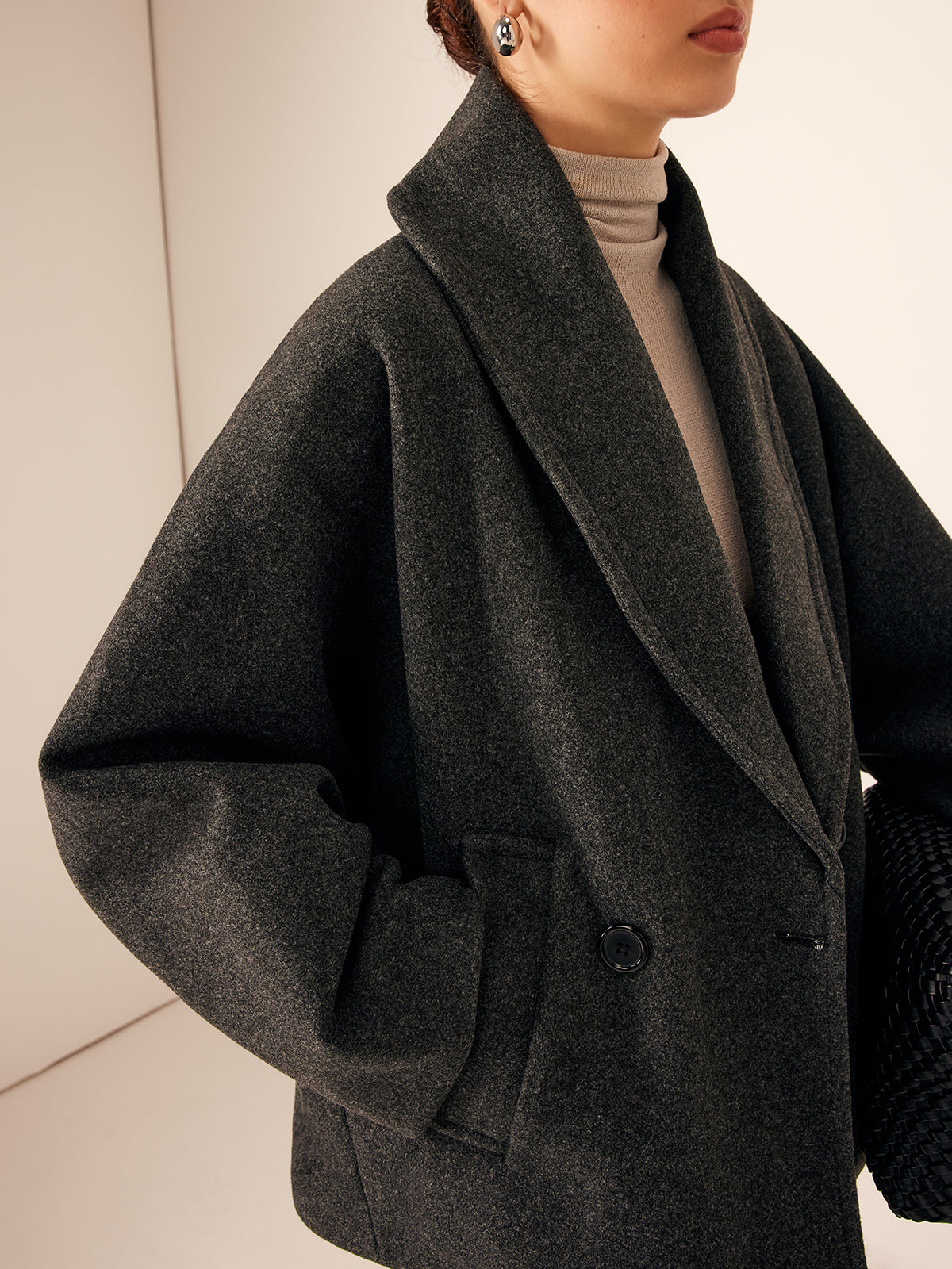 Liona Wollen Jas – Zachte Warmte en Tijdloze Elegantie