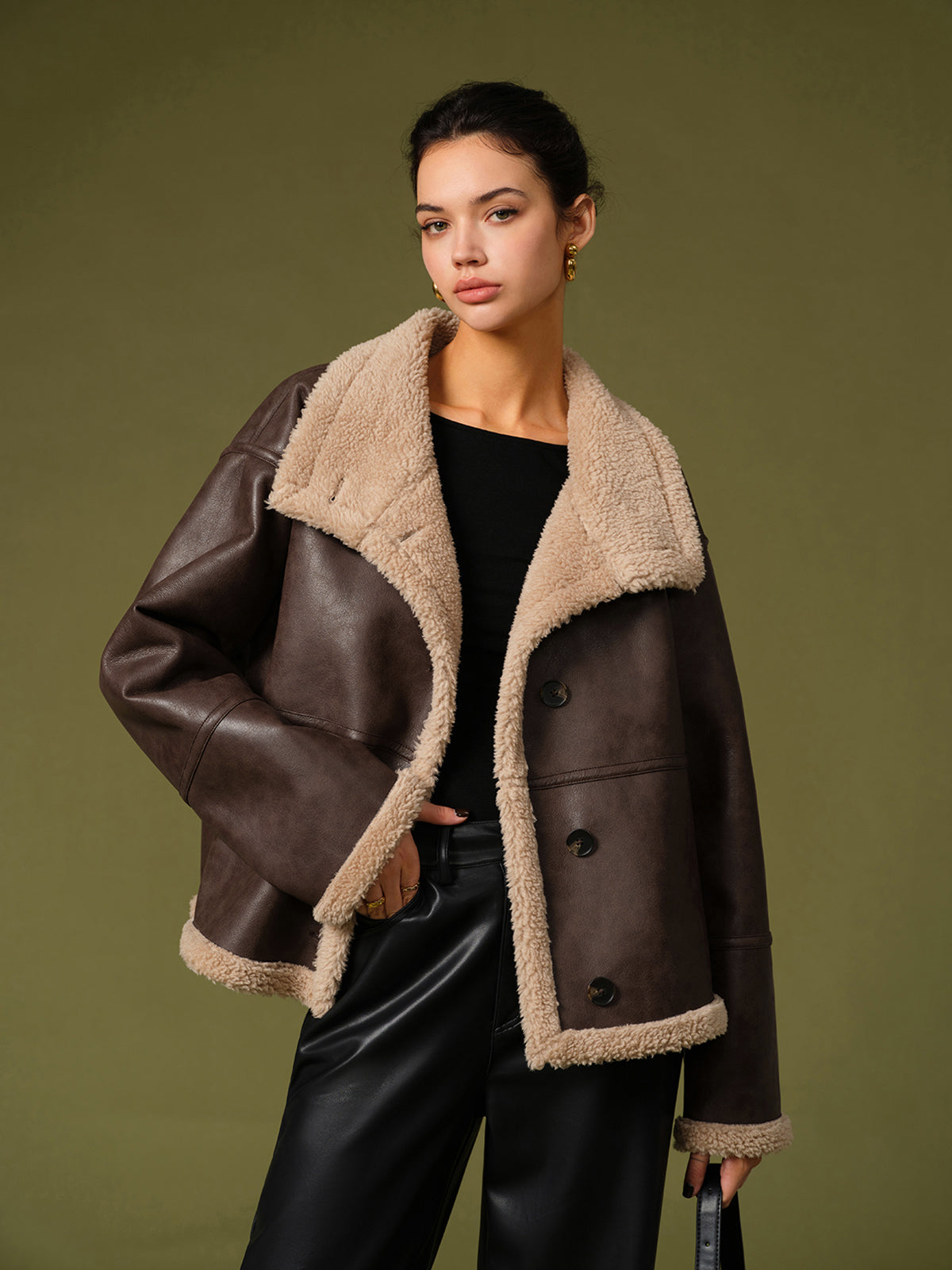 Maren Vegan Leather Jacket – Luxe Warmte & Tijdloze Stijl in Één