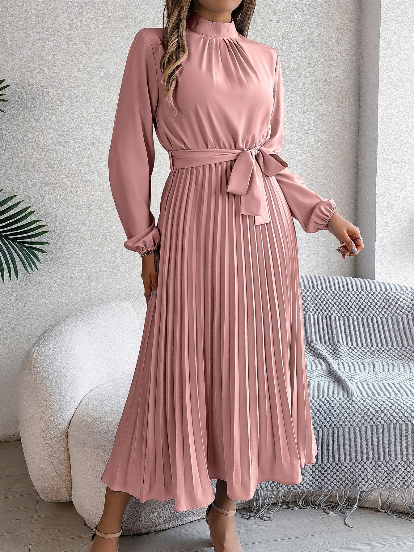 Jurk Dames met Opstaande Kraag en Geplooide Rok – Elegant & Veelzijdig