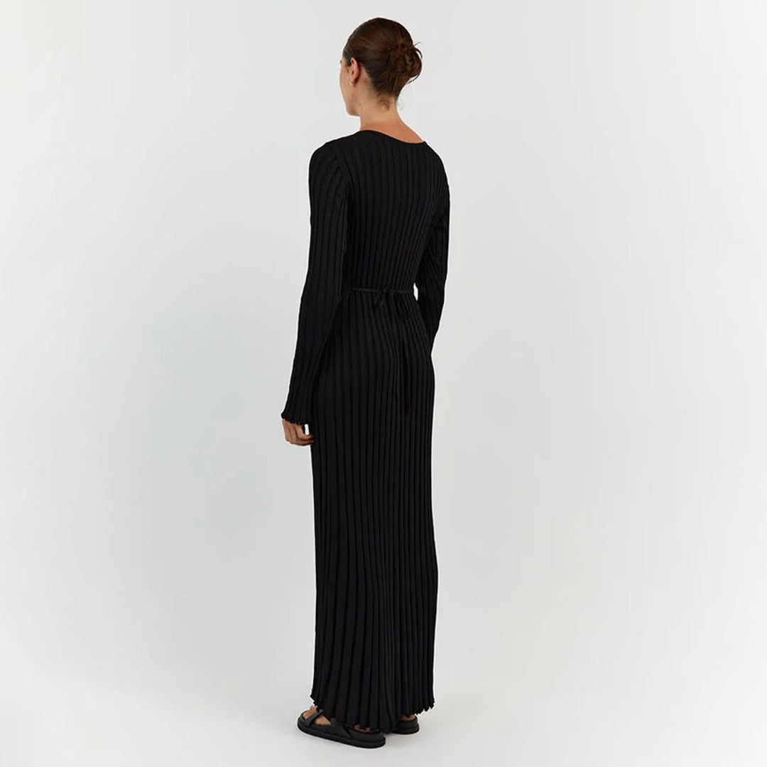 Loréva – Ribgebreide Midi Jurk met Verstelbare Taille en Elegant V-Silhouet