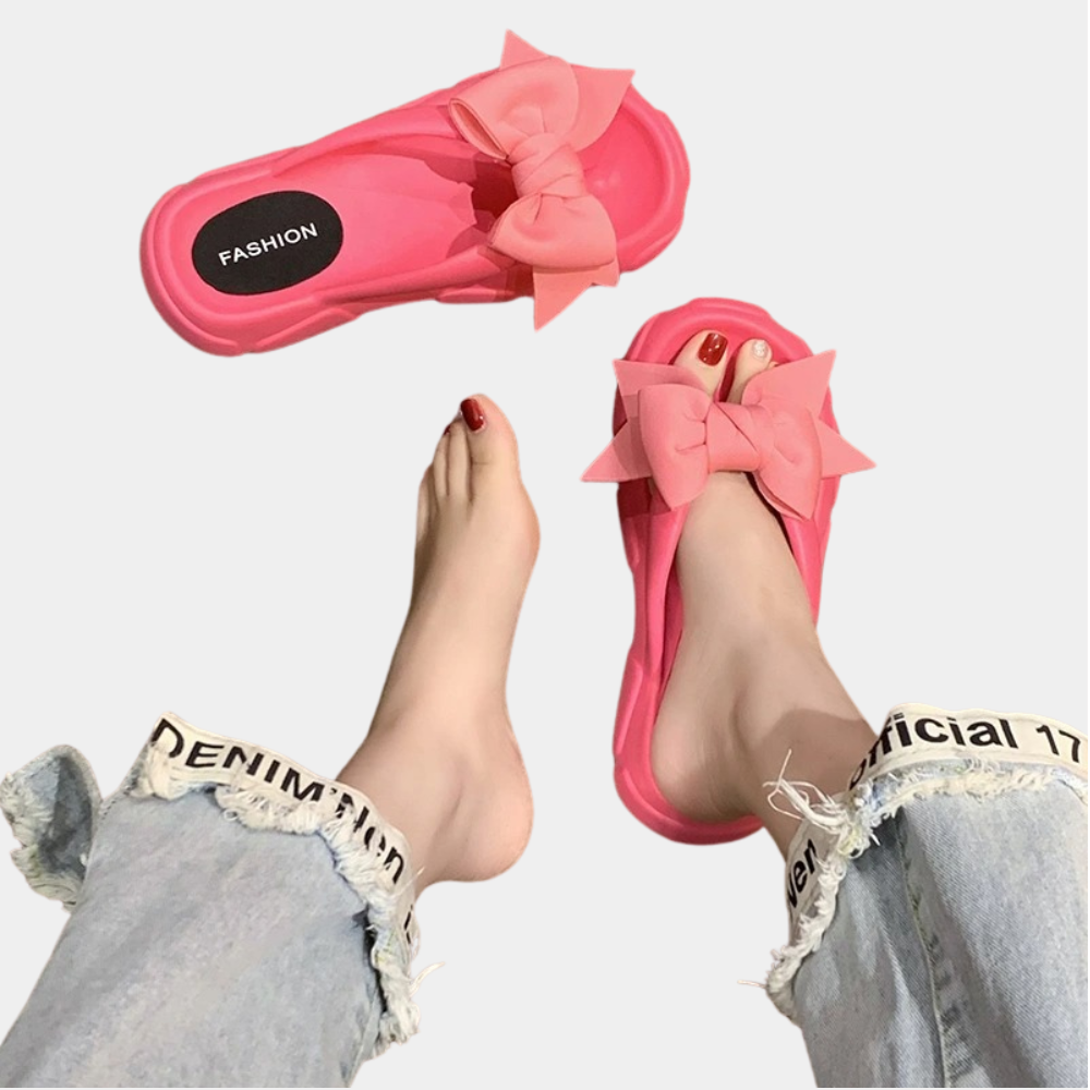 Lioraé – Verfijnde Ergonomische Zomerslippers met Strik en Sleehak
