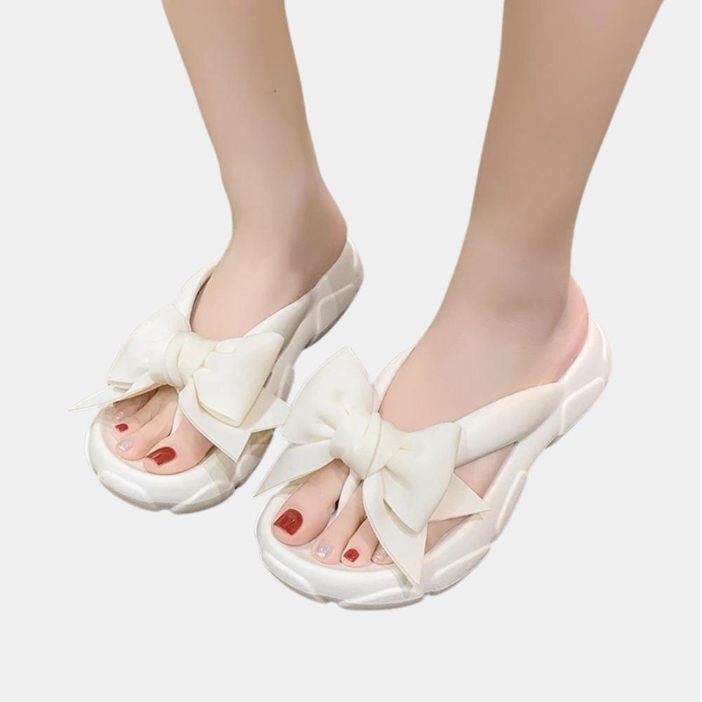 Lioraé – Verfijnde Ergonomische Zomerslippers met Strik en Sleehak