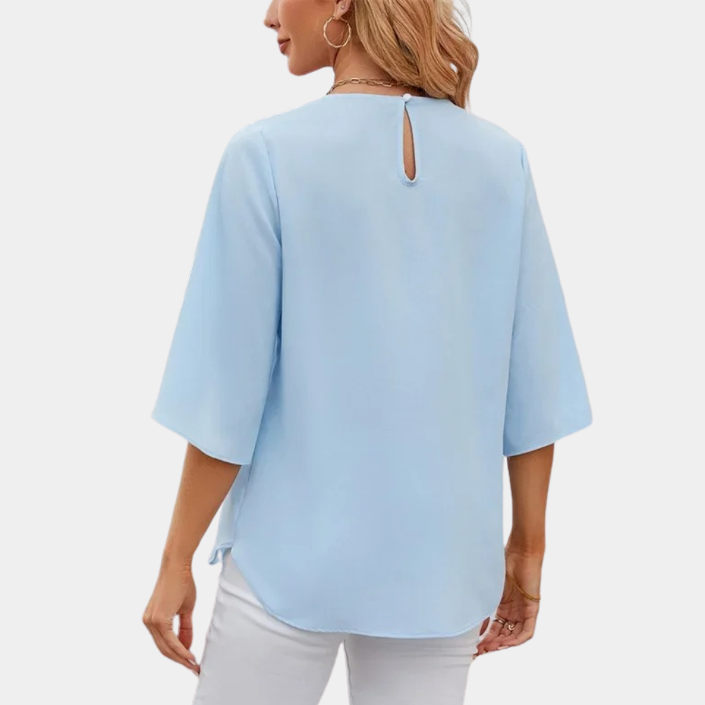 Annelura – vrouwelijke blouse met losse pasvorm en verfijnde uitstraling