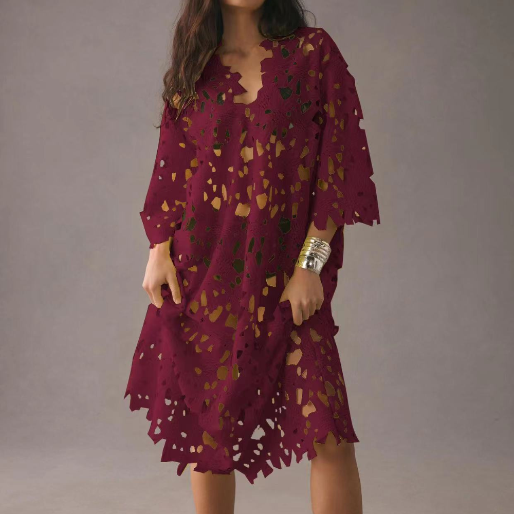 Acatila – Zomerjurk met Geborduurde Bloemen en Elegante Vakantieflair