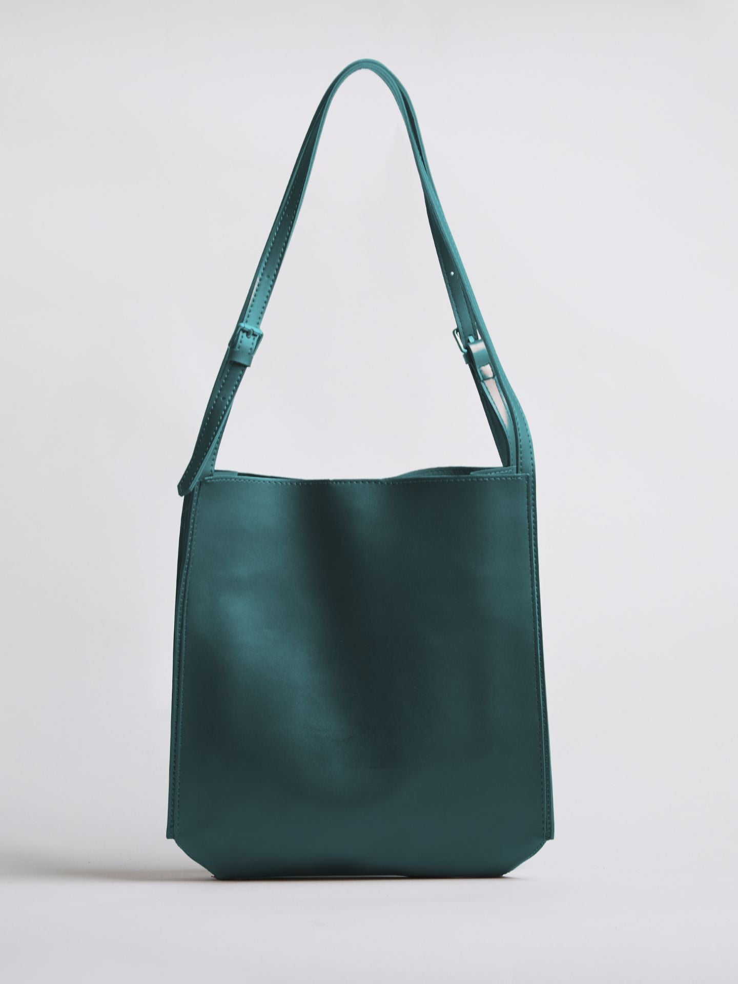 Seliora Elegante Vegan Schoudertas – Tijdloze Stijl & Praktisch Ontwerp voor Elke Dag
