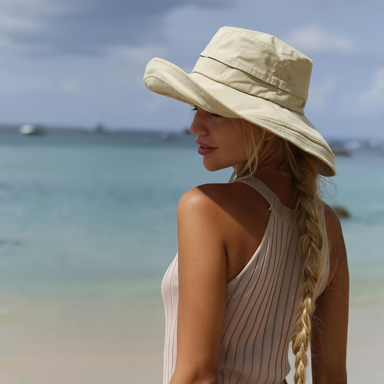 Zonnehoed met Brede Rand en Kinriem – Ademend & Unisex