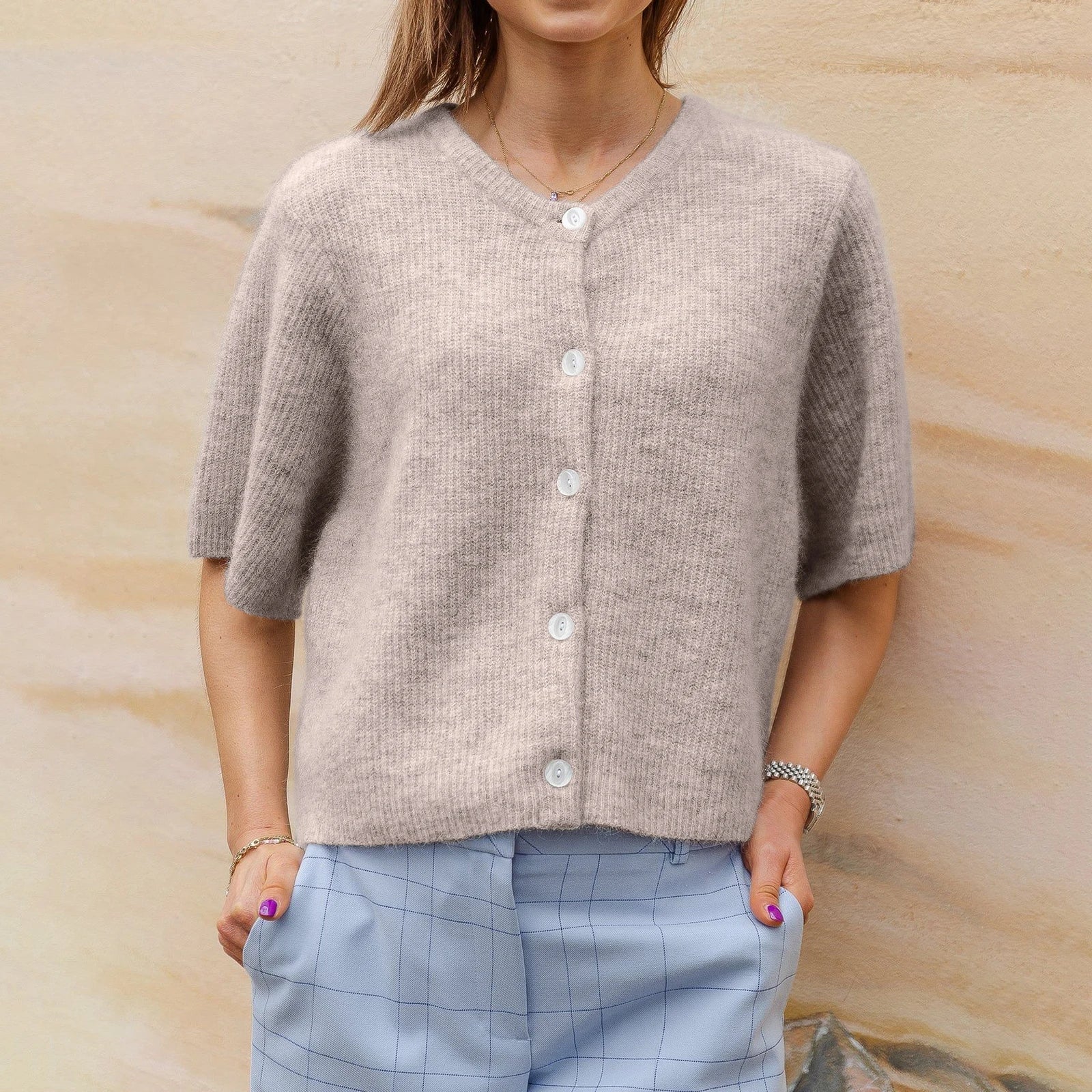 Yaralie – Korte mouwen damesvest met streetwear flair
