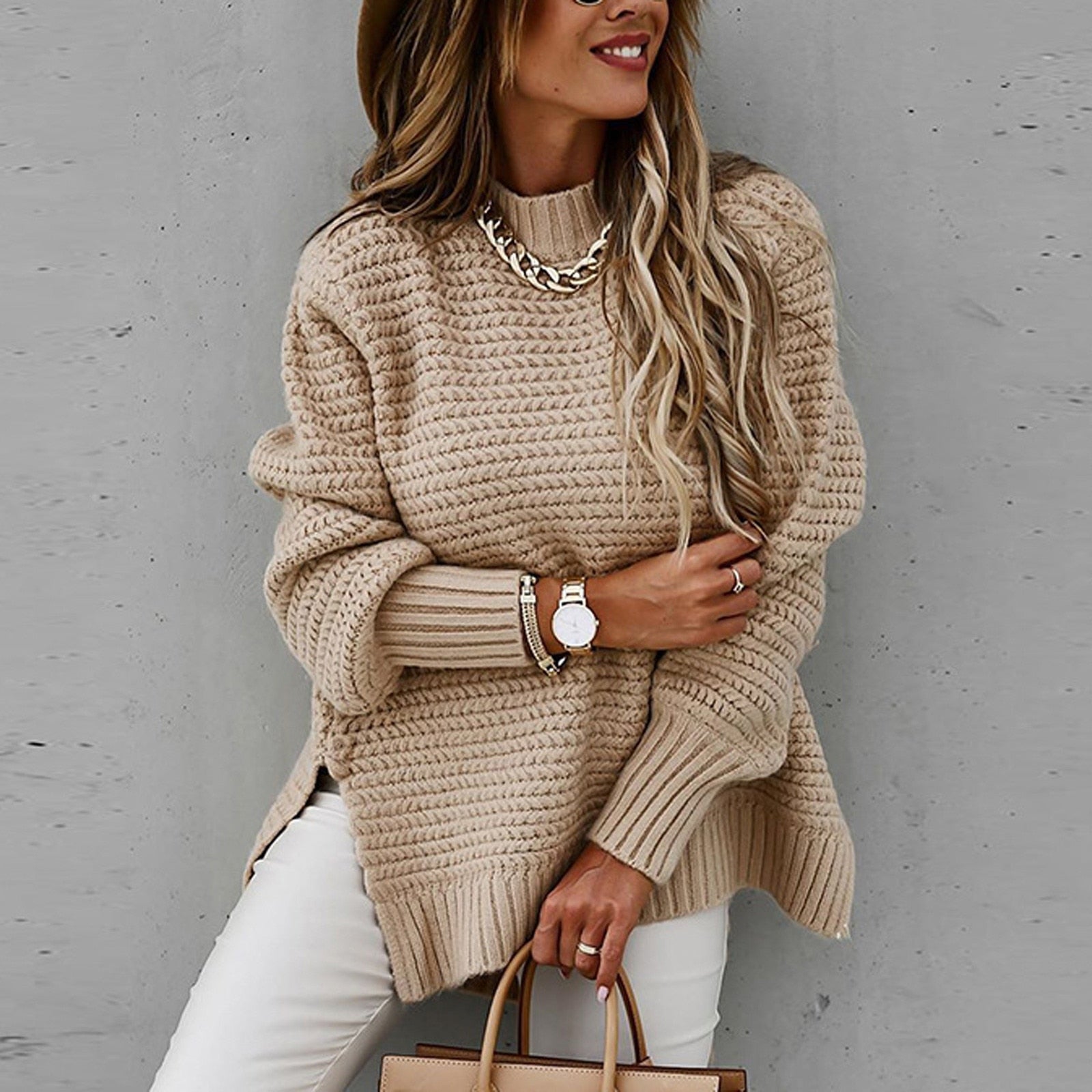 Marilou – Elegante gebreide damespullover met halfhoge hals en zijsplitten