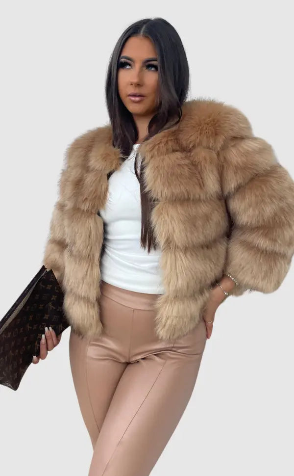 Marvella Bontjas – Luxe Warmte met een Glamoureuze Touch