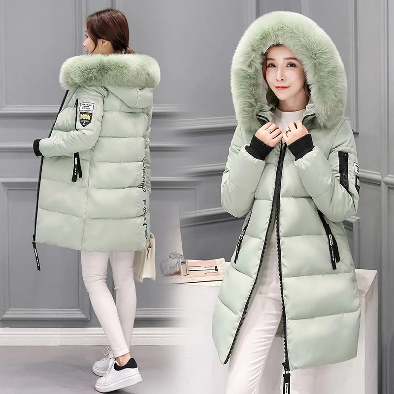 Elysiane Winterjas – Warme Damesjas met Capuchon en Elegante Bontkraag