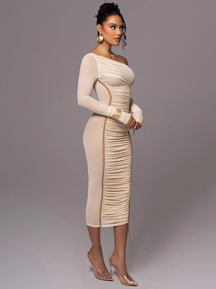 Elegante dames midi jurk met moderne verfijnde pasvorm