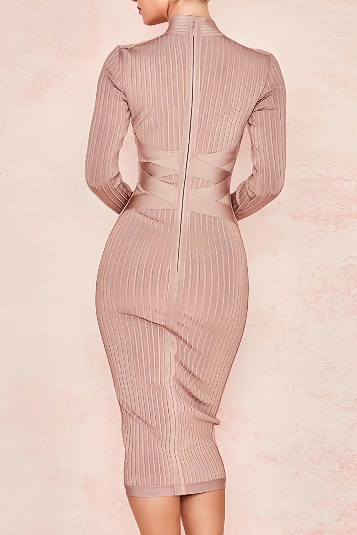 Elowina Midi Jurk – Geribbelde Elegantie met Wikkeldetail en Hoge Halslijn
