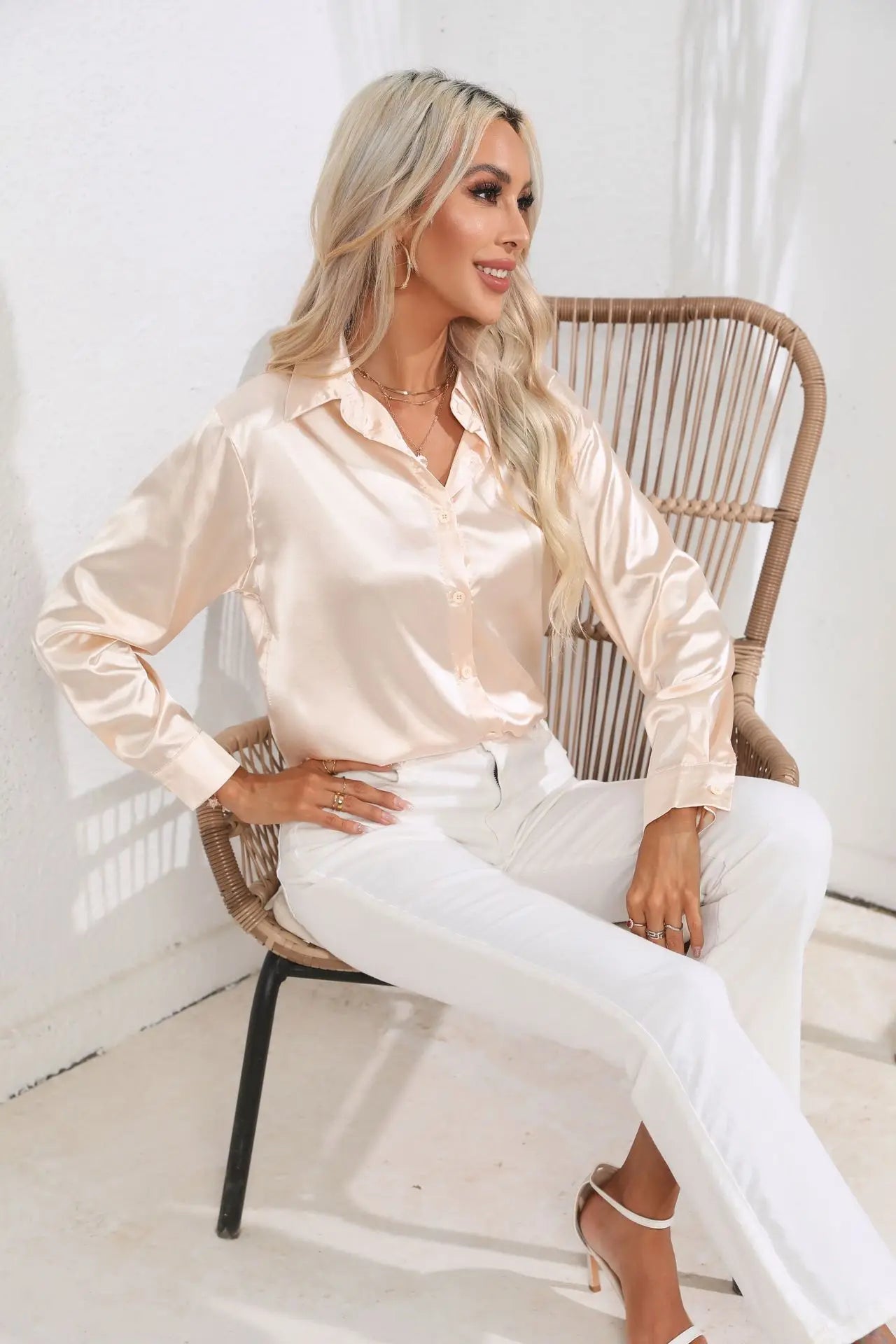 Serenya – Satijnen Blouse met Lange Mouwen, Elegant & Tijdloos voor Kantoor en Events