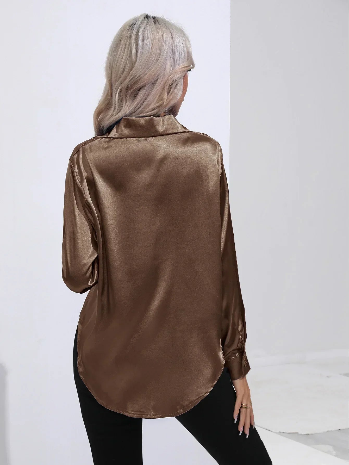 Serenya – Satijnen Blouse met Lange Mouwen, Elegant & Tijdloos voor Kantoor en Events