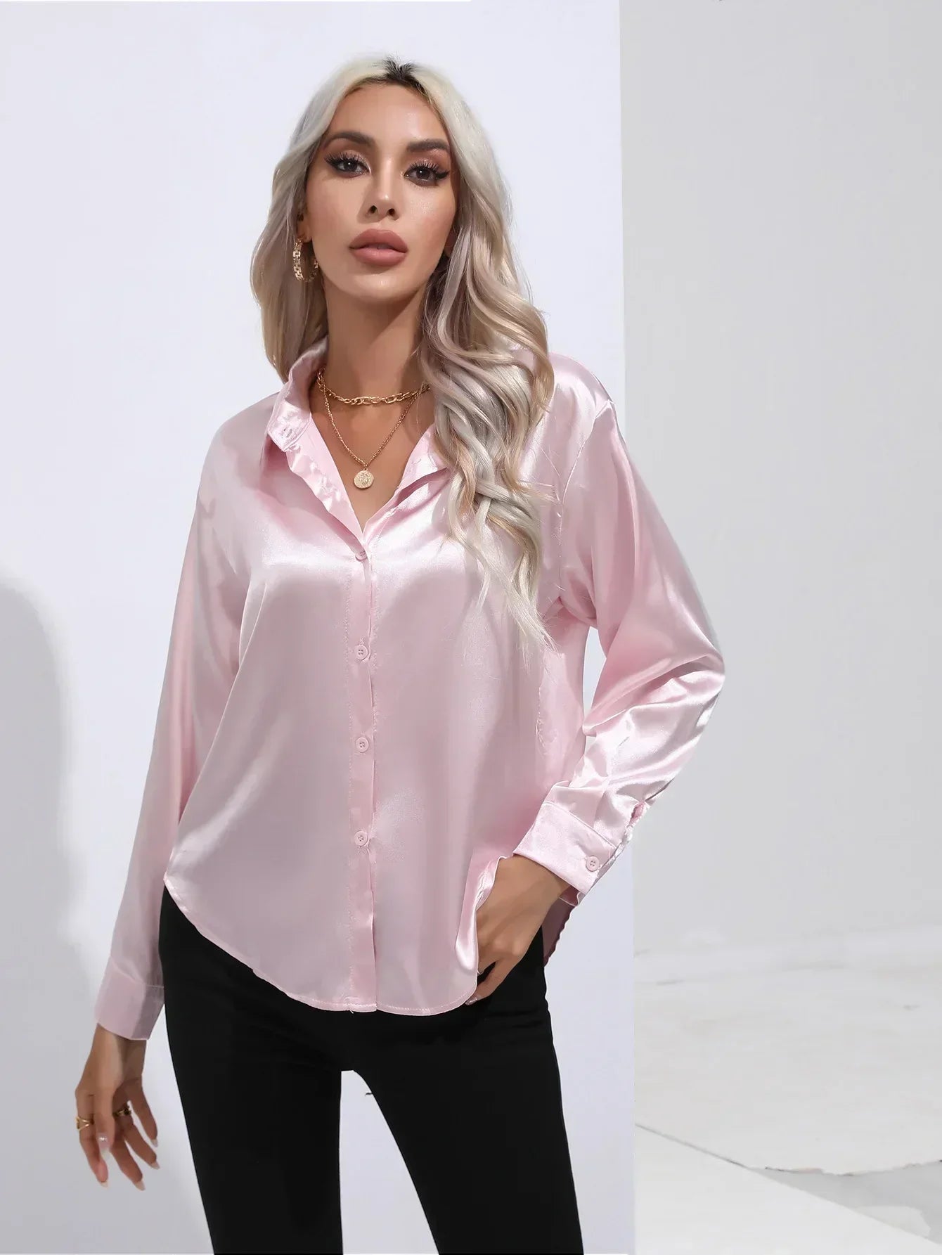 Serenya – Satijnen Blouse met Lange Mouwen, Elegant & Tijdloos voor Kantoor en Events
