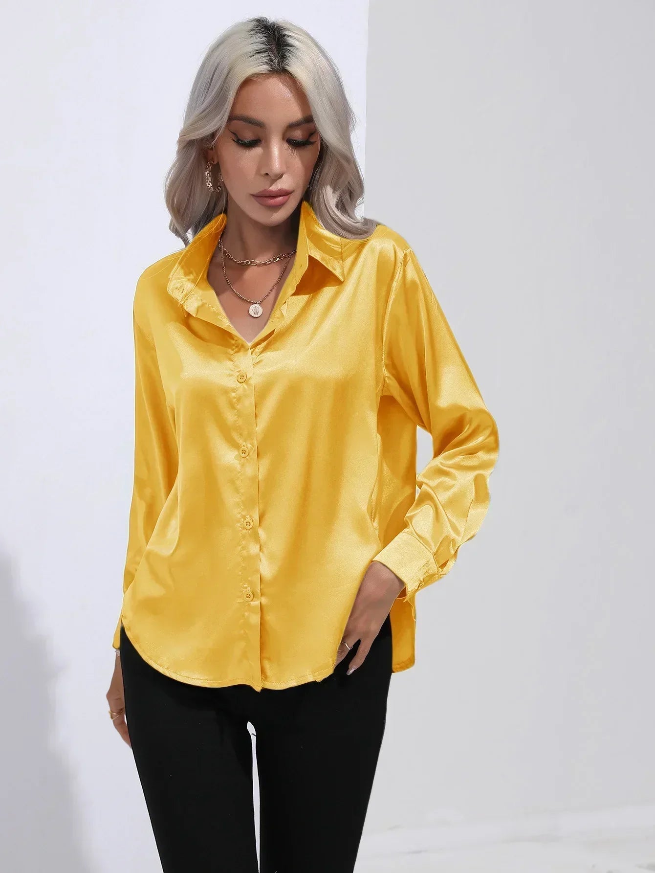 Serenya – Satijnen Blouse met Lange Mouwen, Elegant & Tijdloos voor Kantoor en Events