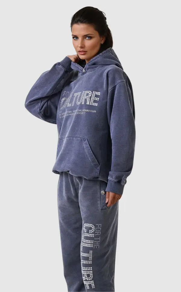 Renaya Hoodie – Comfort en Stijl met een Stedelijke Twist