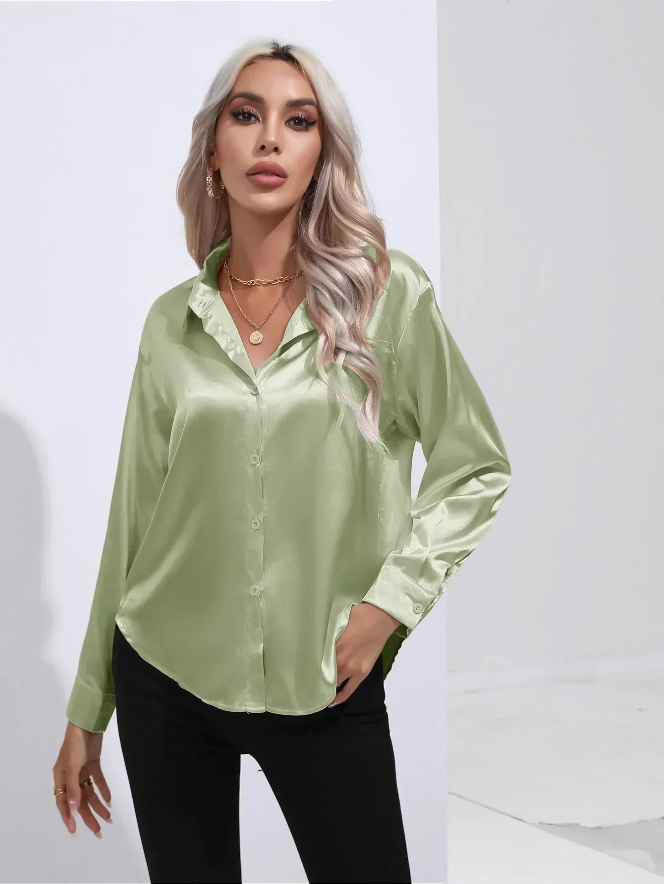 Serenya – Satijnen Blouse met Lange Mouwen, Elegant & Tijdloos voor Kantoor en Events