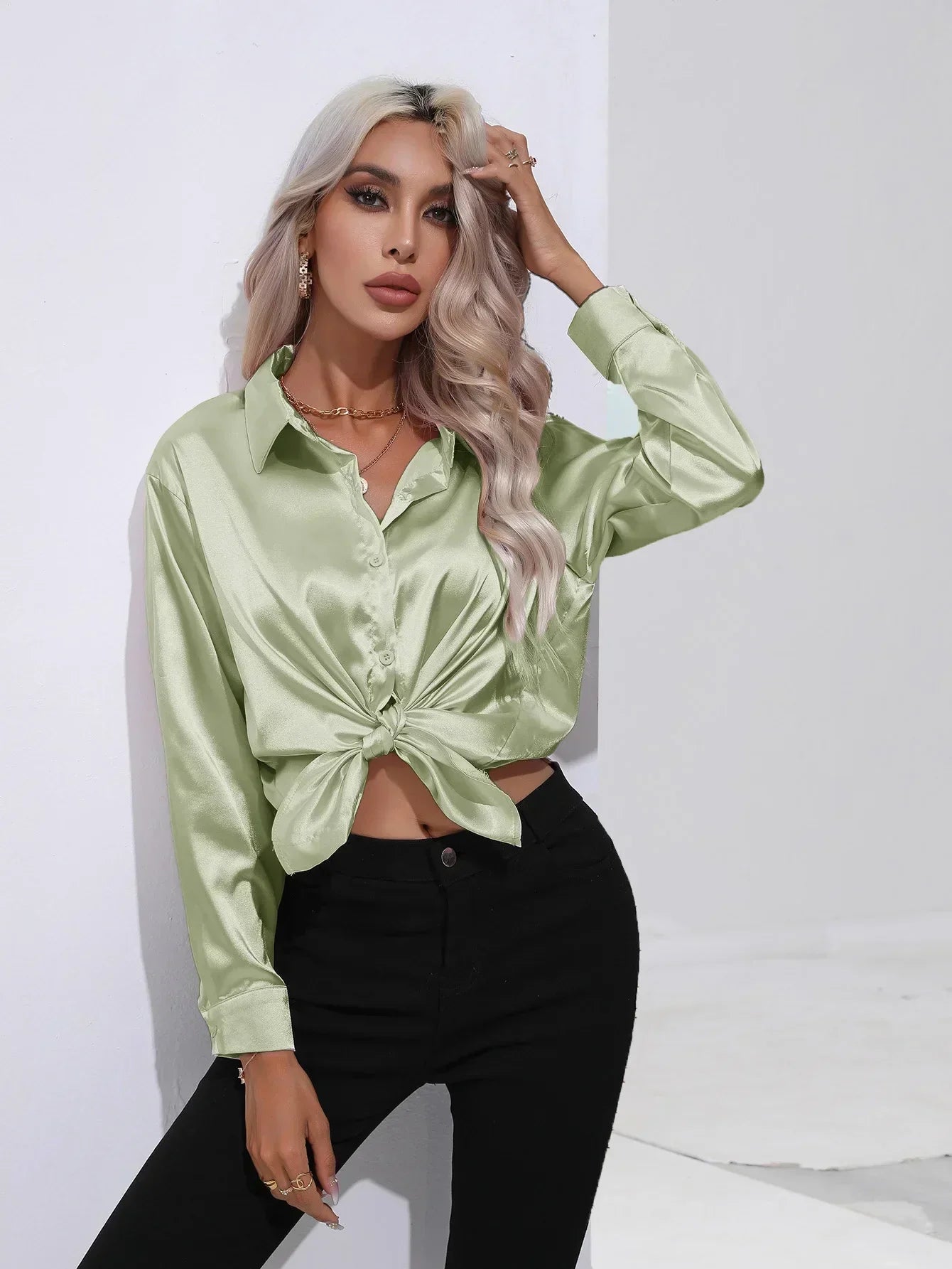 Serenya – Satijnen Blouse met Lange Mouwen, Elegant & Tijdloos voor Kantoor en Events