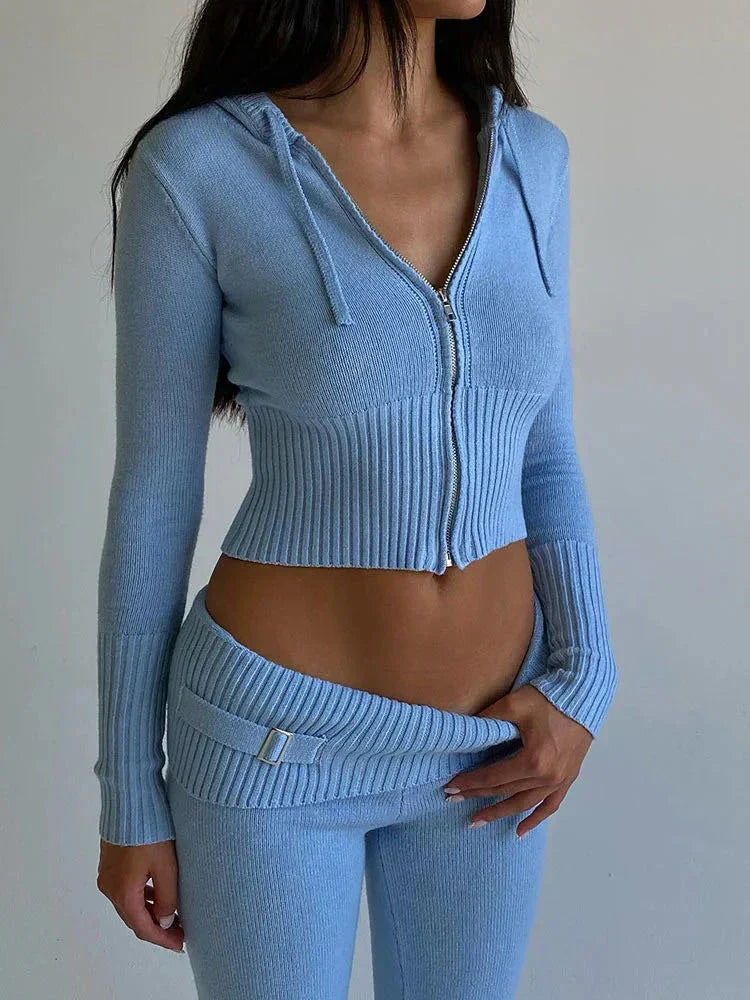 Meliora Trendy Trainingspak met Crop Top en Flared Broek – Stijlvol, Comfortabel en Vrouwelijk