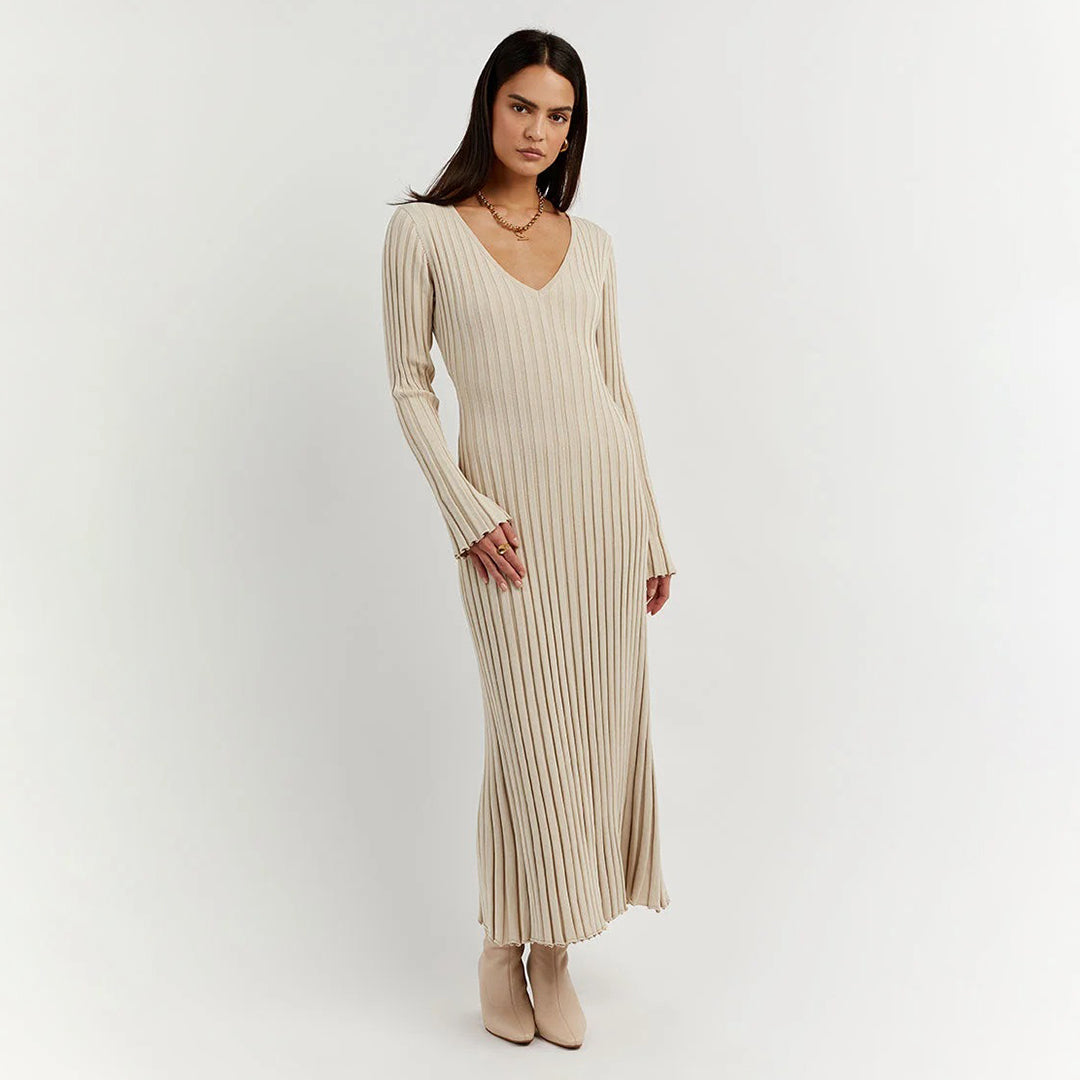 Loréva – Ribgebreide Midi Jurk met Verstelbare Taille en Elegant V-Silhouet