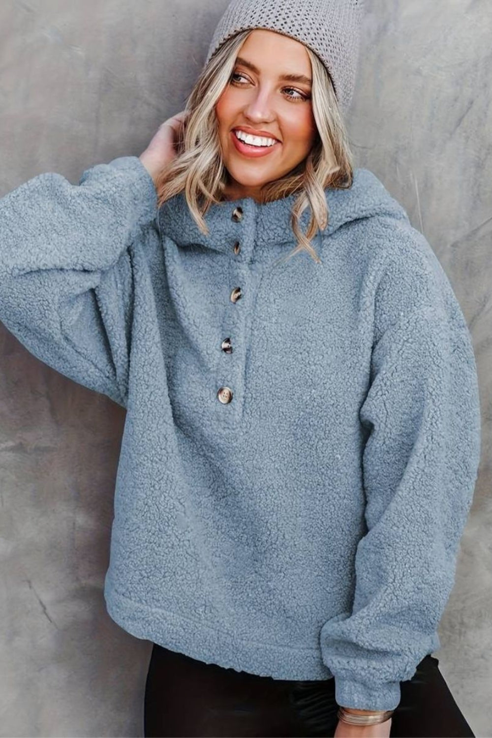 Nivara Hoodie – Zachte Trui met Luxe Details
