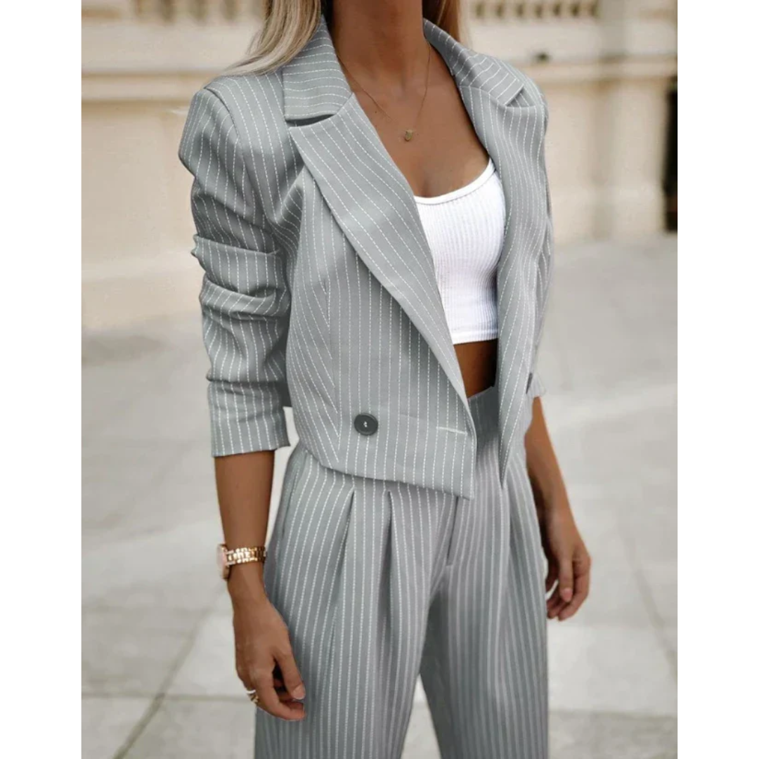 Solvaria – Elegant Comfortabel Damespak voor Zakelijke & Chique Gelegenheden