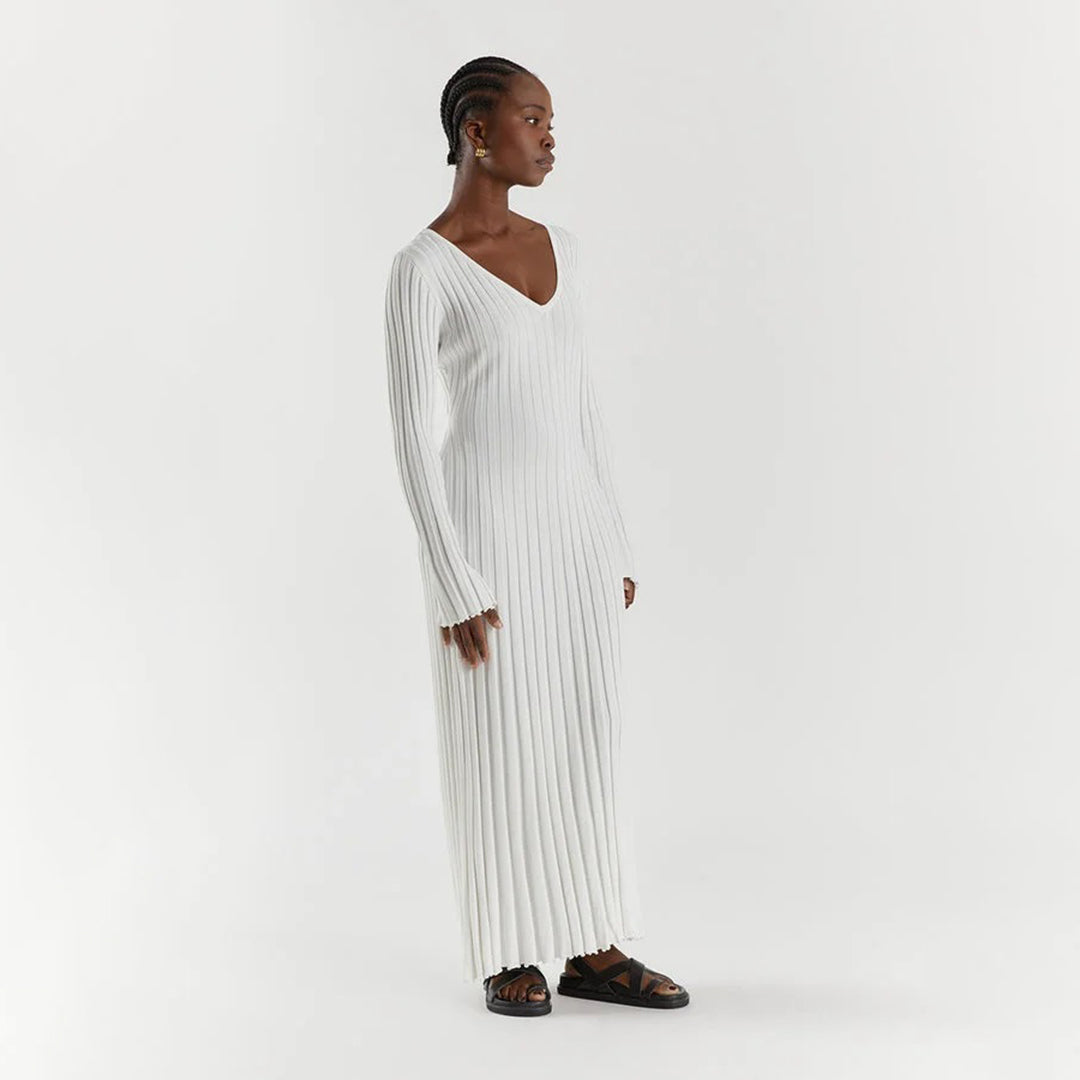 Loréva – Ribgebreide Midi Jurk met Verstelbare Taille en Elegant V-Silhouet