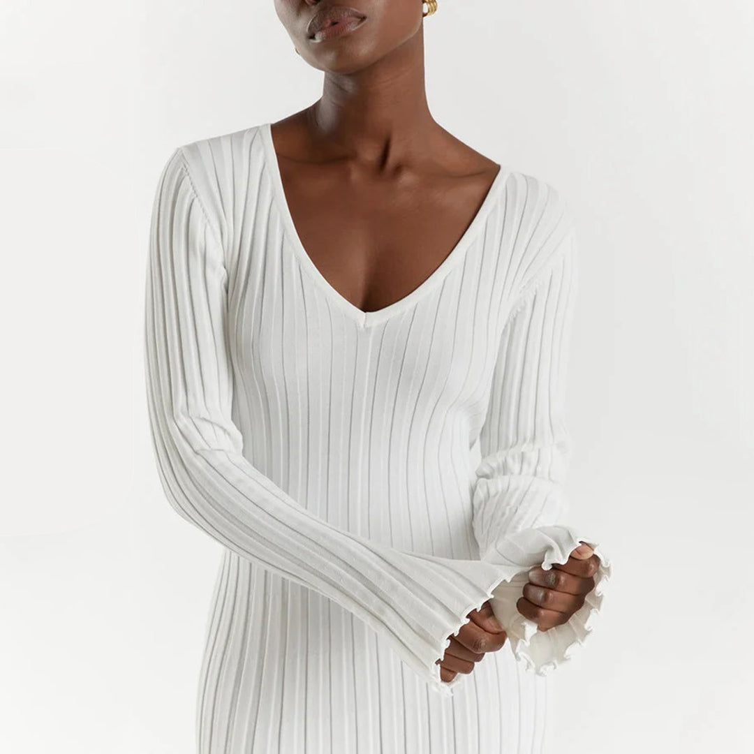 Loréva – Ribgebreide Midi Jurk met Verstelbare Taille en Elegant V-Silhouet