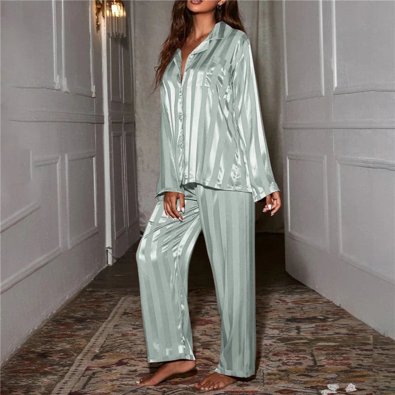 Auralyn – Zijde Pyjama voor Dames | Luxe, Comfortabel & Verfijnd