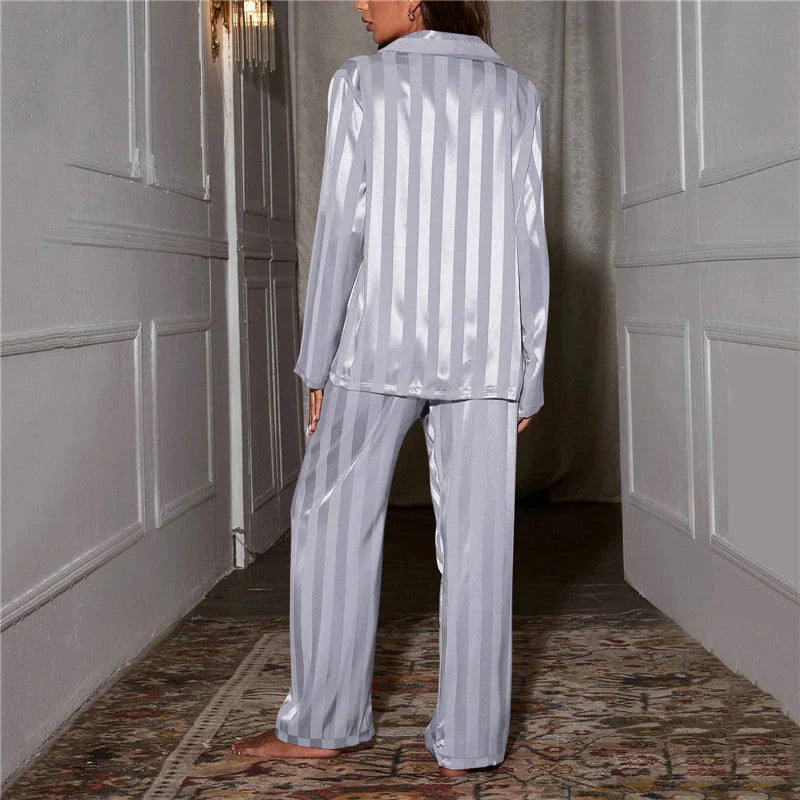 Auralyn – Zijde Pyjama voor Dames | Luxe, Comfortabel & Verfijnd