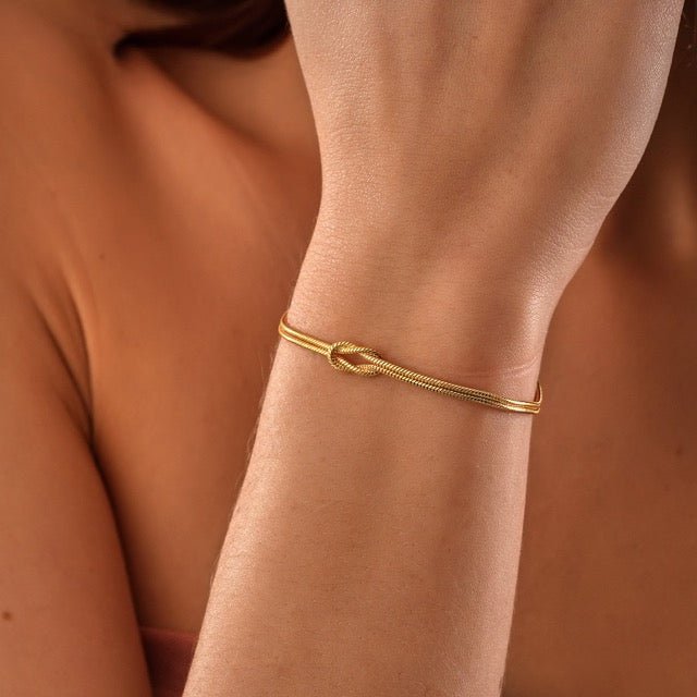 Seraphina - Elegante Liefdesknoop Armband van Hoogwaardige Kralen voor een Tijdloze Look