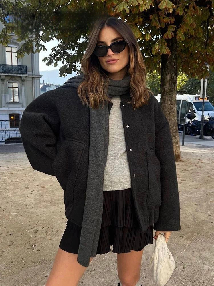 Calviora – Oversized bomberjack voor dames met trendy en moderne uitstraling