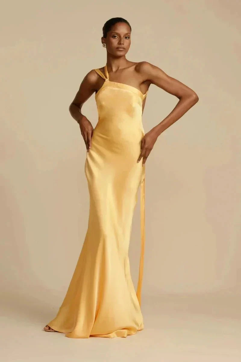 Seraphina - Elegante Satijnen Avondjurk met Eén Schouder en Luxe Afwerking