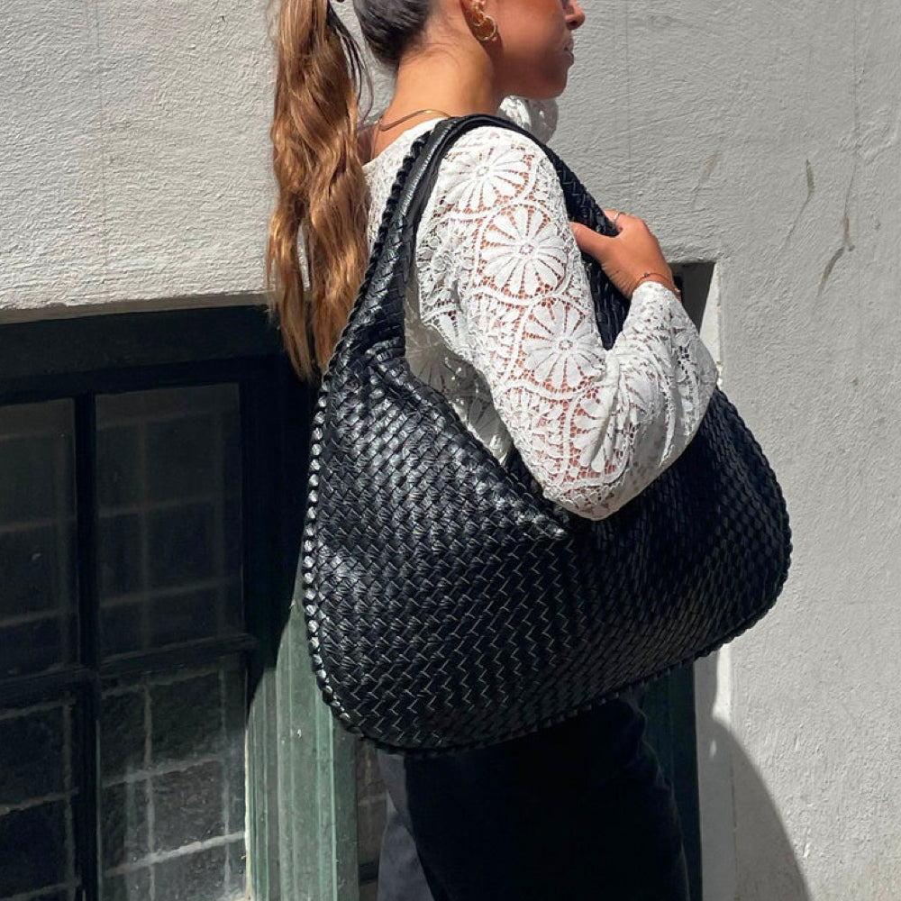Elaréa – Gewoven Design Schoudertas met Ruimte en Verfijning